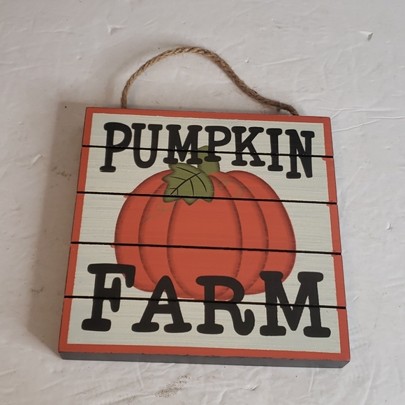 Pumpkin Farm Sign - Picture 2 of 6